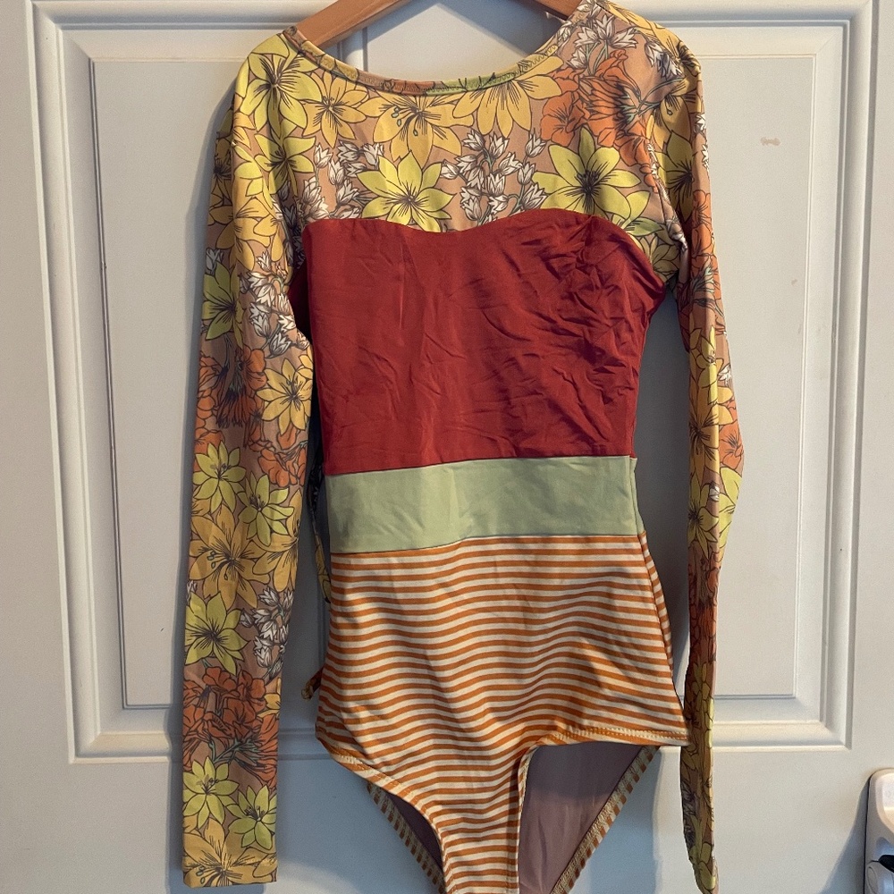 Seea surf California swim suit size XS women’s - worn once for photo shoot